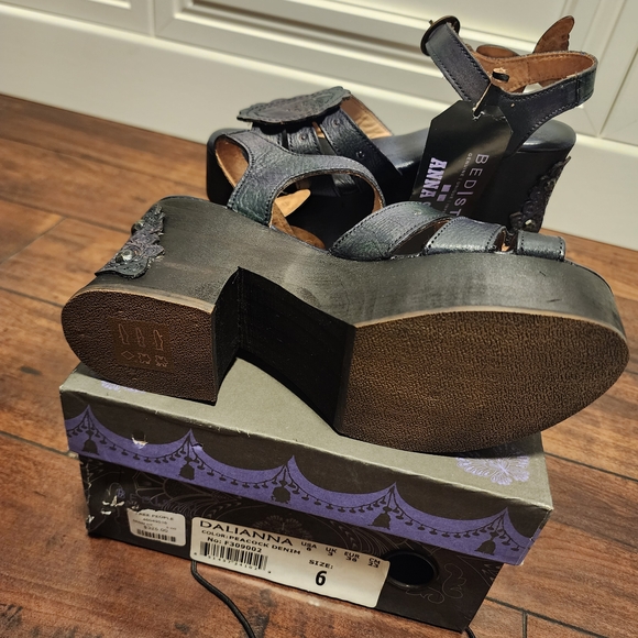 Anna Sui Bed Stu Black and Navy Platform Sandals Free People - Picture 5 of 7